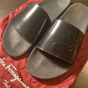 COPY - Salvatore Ferreagmo men’s slides like new …